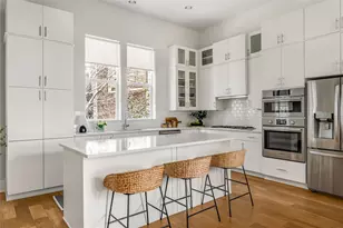 381 E Greenbriar Ln, Dallas, TX 75203 - Photo 11