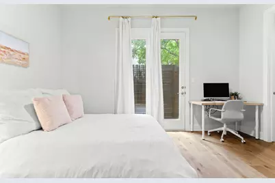 381 E Greenbriar Lane #401, Dallas, TX 75203 - Photo 5