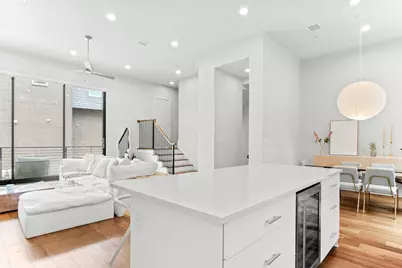 381 E Greenbriar Lane #401, Dallas, TX 75203 - Photo 13