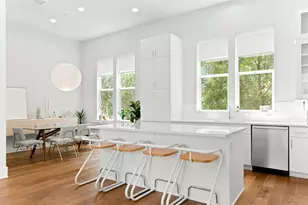 381 E Greenbriar Ln, Dallas, TX 75203 - Photo 1