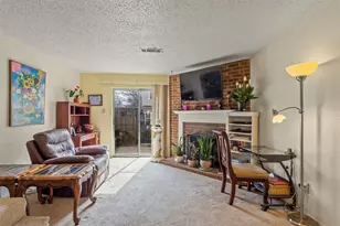 621 Carriagehouse Ln, Garland, TX 75040 - Photo 5