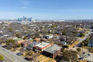 702 N Bishop Ave, Dallas, TX 75208 - Photo 23
