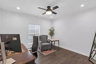 8723 Glencrest Ln, Dallas, TX 75209 - Photo 19