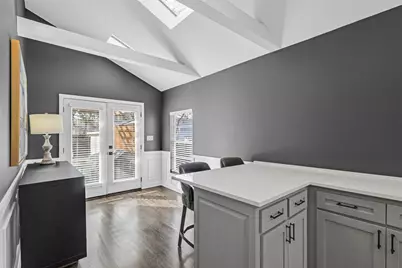 8723 Glencrest Lane, Dallas, TX 75209 - Photo 13