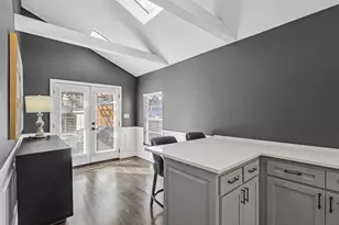 8723 Glencrest Ln, Dallas, TX 75209 - Photo 13