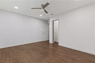 1207 E Russell Ave, Carrollton, TX 75006 - Photo 17