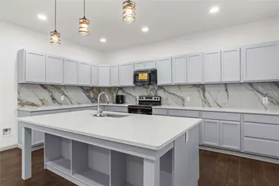 1207 E Russell Avenue, Carrollton, TX 75006 - Photo 11