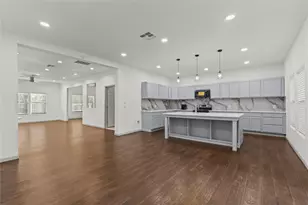 1207 E Russell Ave, Carrollton, TX 75006 - Photo 15