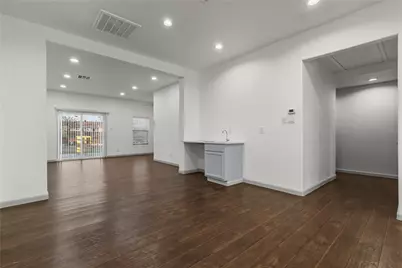 1207 E Russell Avenue, Carrollton, TX 75006 - Photo 5