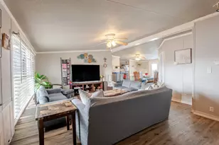 5206 Buttercup Ct, Granbury, TX 76049 - Photo 3