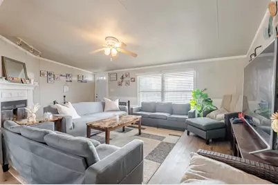 5206 Buttercup Court, Granbury, TX 76049 - Photo 5