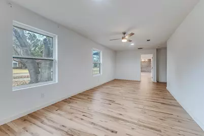 4326 Mendenhall Drive, Dallas, TX 75244 - Photo 13