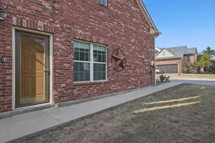 1049 Colonial Dr, Coppell, TX 75019 - Photo 3