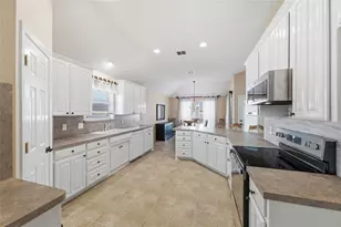 4207 Fox Ct, Arlington, TX 76001 - Photo 11