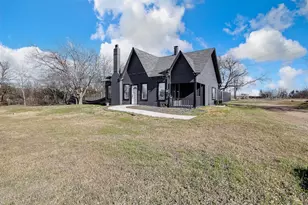 801 S Hampton Rd, Crowley, TX 76036 - Photo 23
