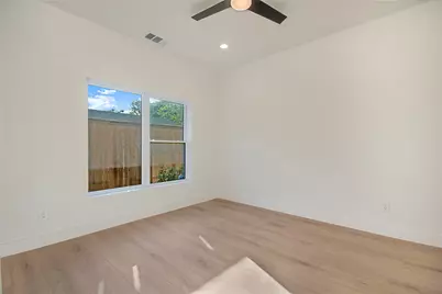 2203 Hondo Avenue #105, Dallas, TX 75219 - Photo 5