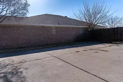 737 Summercrest Boulevard, Burleson, TX 76028 - Photo 35