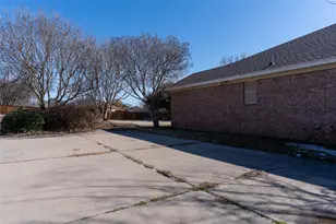 737 Summercrest Blvd, Burleson, TX 76028 - Photo 33