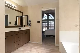 737 Summercrest Blvd, Burleson, TX 76028 - Photo 25