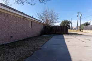 737 Summercrest Blvd, Burleson, TX 76028 - Photo 31