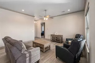 417 W Andrew Dr, Mabank, TX 75147 - Photo 5