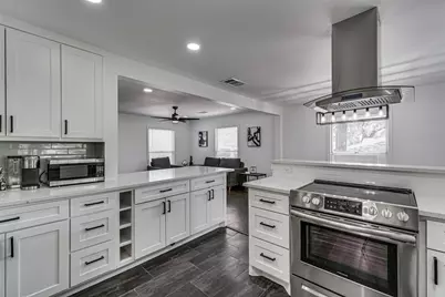 1924 E Shady Grove Road, Irving, TX 75060 - Photo 9