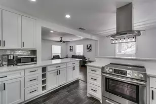 1924 E Shady Grove Rd, Irving, TX 75060 - Photo 9