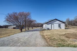 825 Co Rd 3655, Paradise, TX 76073 - Photo 33