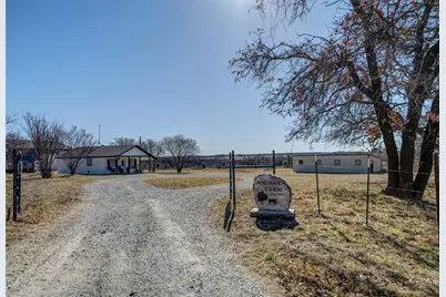 825 County Road 3655, Paradise, TX 76073 - Photo 37