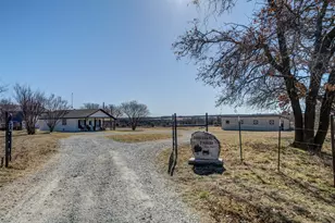 825 Co Rd 3655, Paradise, TX 76073 - Photo 37