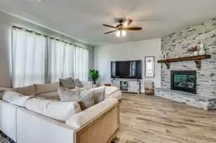 1241 Ronald St, DeSoto, TX 75115 - Photo 5