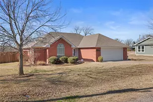 1305 12th St, Honey Grove, TX 75446 - Photo 3
