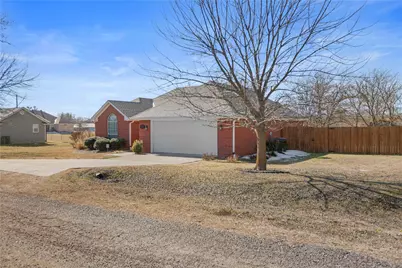1305 12th Street, Honey Grove, TX 75446 - Photo 1
