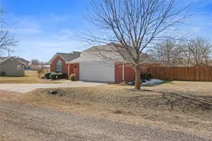 1305 12th St, Honey Grove, TX 75446 - Photo 1