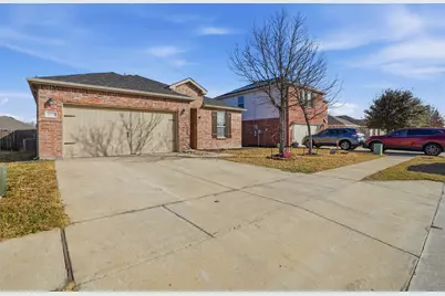 10028 Amosite Drive, Fort Worth, TX 76131 - Photo 3