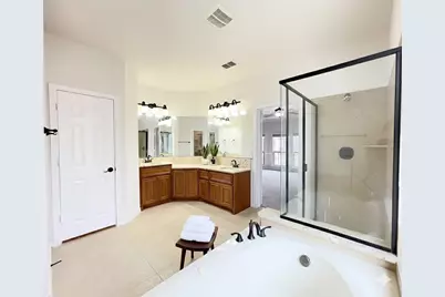 915 Hidden Lakes Drive, Cedar Hill, TX 75104 - Photo 9