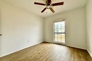 1921 Ashley Dr, Fort Worth, TX 76134 - Photo 11