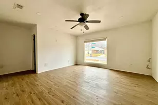 1921 Ashley Dr, Fort Worth, TX 76134 - Photo 5