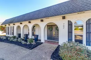 702 Wildgrove Dr, Garland, TX 75041 - Photo 3