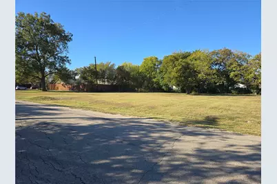 221 Haskell Drive, Garland, TX 75040 - Photo 3