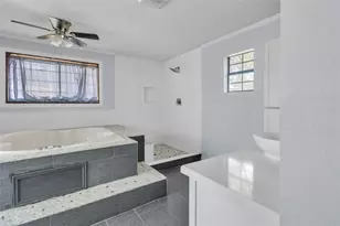 2848 Azalea Ln, Groves, TX 77619 - Photo 13