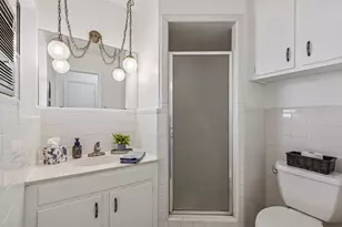 100 Oakhurst Dr, Hurst, TX 76053 - Photo 5