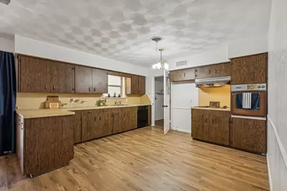 100 Oakhurst Drive, Hurst, TX 76053 - Photo 13