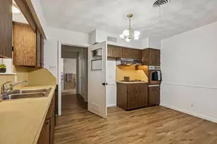 100 Oakhurst Dr, Hurst, TX 76053 - Photo 15