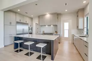 12404 Bella Italia Dr, Benbrook, TX 76126 - Photo 9