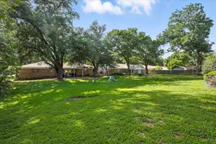 212 Glenn Dr, Hurst, TX 76053 - Photo 29