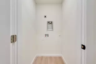 1553 Harris Ct, Dallas, TX 75223 - Photo 9