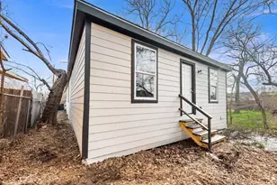 1553 Harris Ct, Dallas, TX 75223 - Photo 19