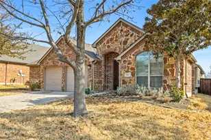 2235 Wildrose Dr, Little Elm, TX 75068 - Photo 3