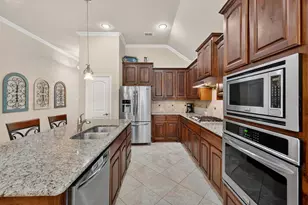 2931 Trail Lake Dr, Grand Prairie, TX 75054 - Photo 11